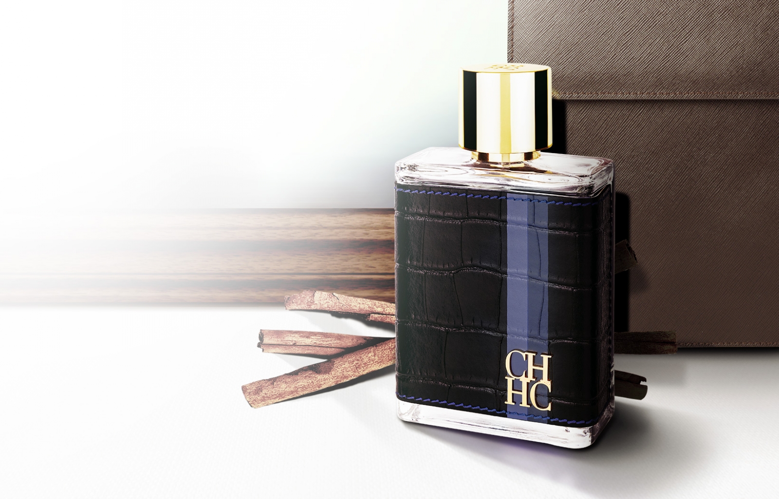 Carolina herrera grand tour limited online edition